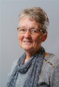 Profile image for Councillor Pauline Edwards